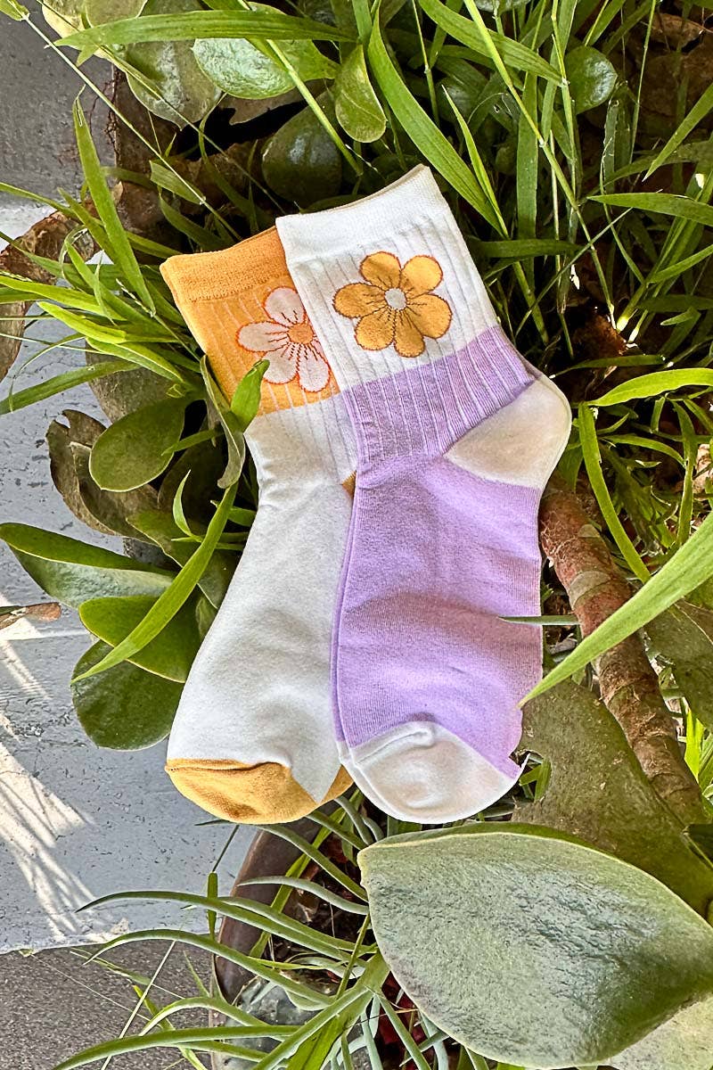 Solid flower pattern detail cotton socks-Socks-Pol Clothing-Stuffology - Where Vintage Meets Modern, A Boutique for Real Women in Crosbyton, TX