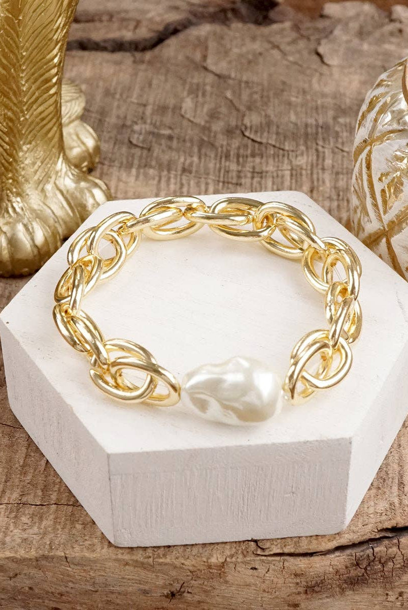 Modern Muse – Chunky Stretch Bracelet with Sculpted Pearl Bead-Bracelets-PennyLine inc-Stuffology - Where Vintage Meets Modern, A Boutique for Real Women in Crosbyton, TX