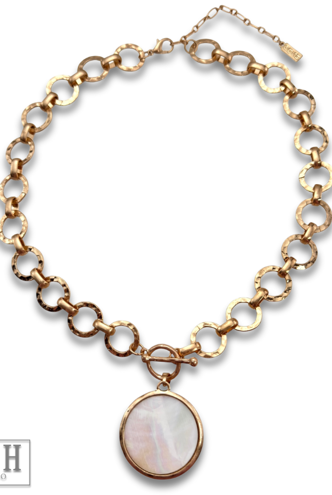 Chunky chain and round pendant necklace-Pink Panache Brands-Stuffology - Where Vintage Meets Modern, A Boutique for Real Women in Crosbyton, TX