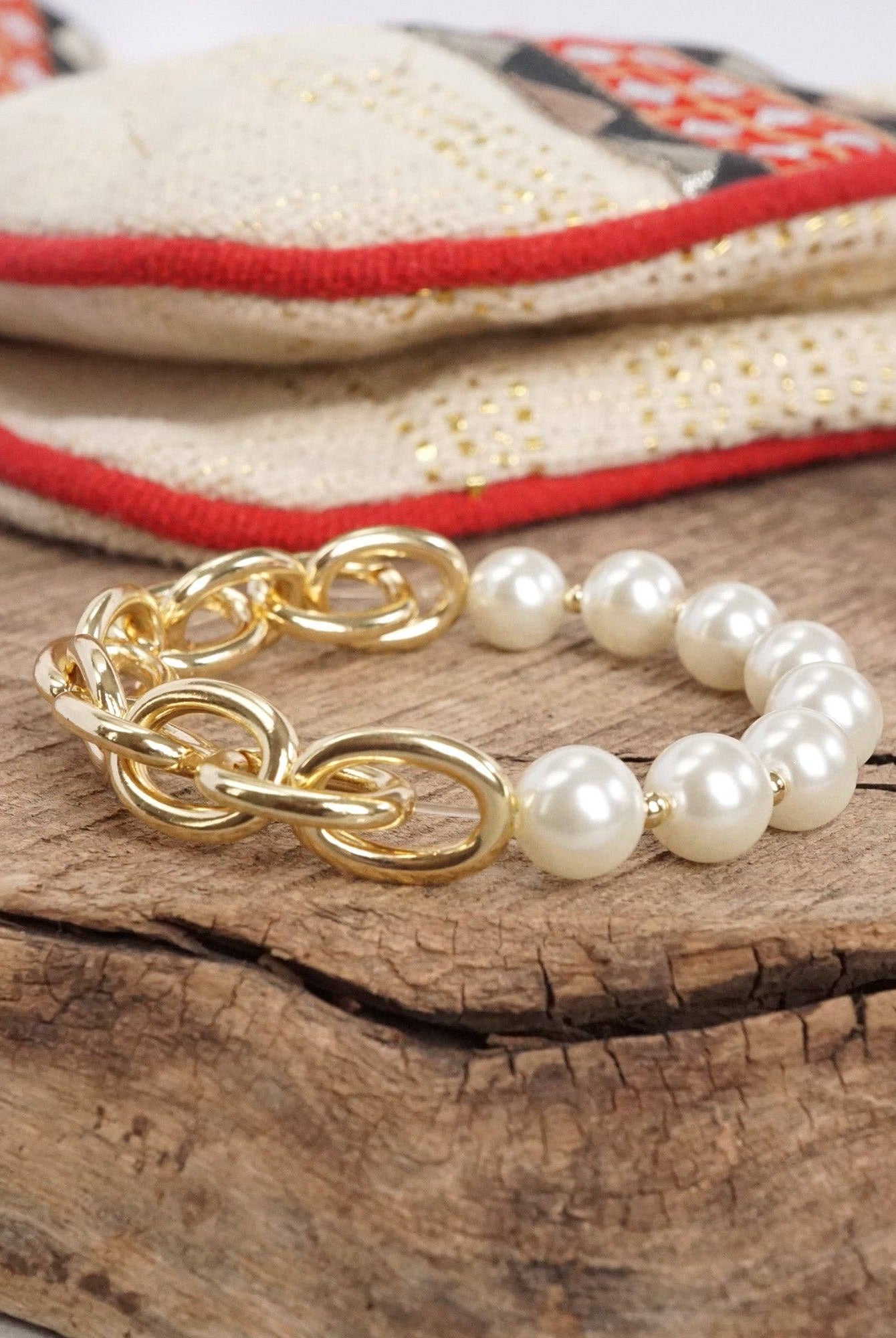 Golden Chain and large pearls beads bracelet-Bracelets-PennyLine inc-Stuffology - Where Vintage Meets Modern, A Boutique for Real Women in Crosbyton, TX
