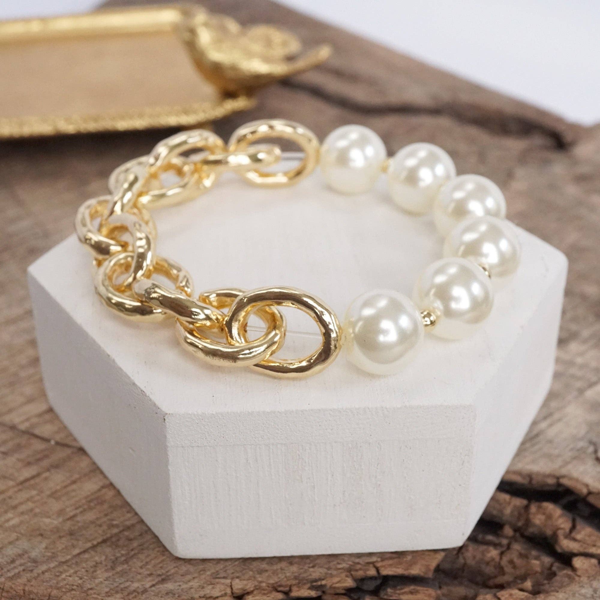 Chunky Chain and pearls beads bracelet Gold tone-PennyLine inc-Stuffology - Where Vintage Meets Modern, A Boutique for Real Women in Crosbyton, TX