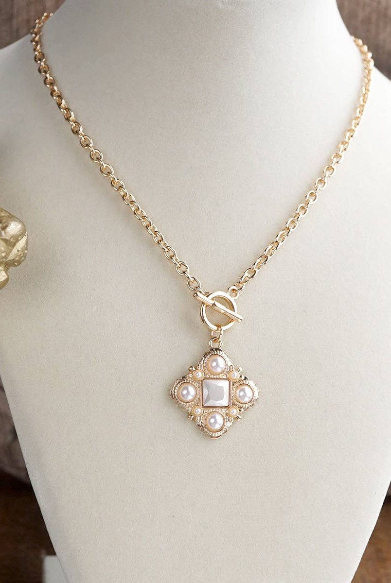 Ornate Pendant Necklace-Necklaces-PennyLine inc-Stuffology - Where Vintage Meets Modern, A Boutique for Real Women in Crosbyton, TX