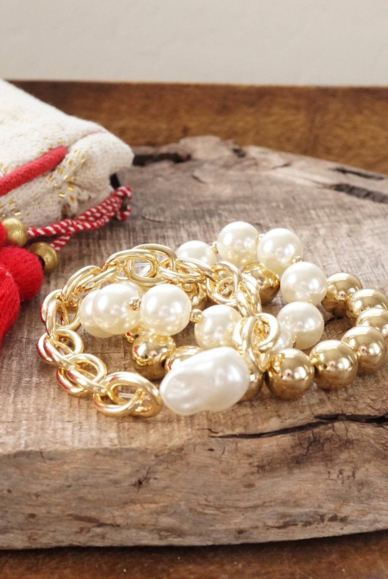 Chunky Chain and beads bracelet set pearlized and golden large ball beads-Bracelets-PennyLine inc-Stuffology - Where Vintage Meets Modern, A Boutique for Real Women in Crosbyton, TX