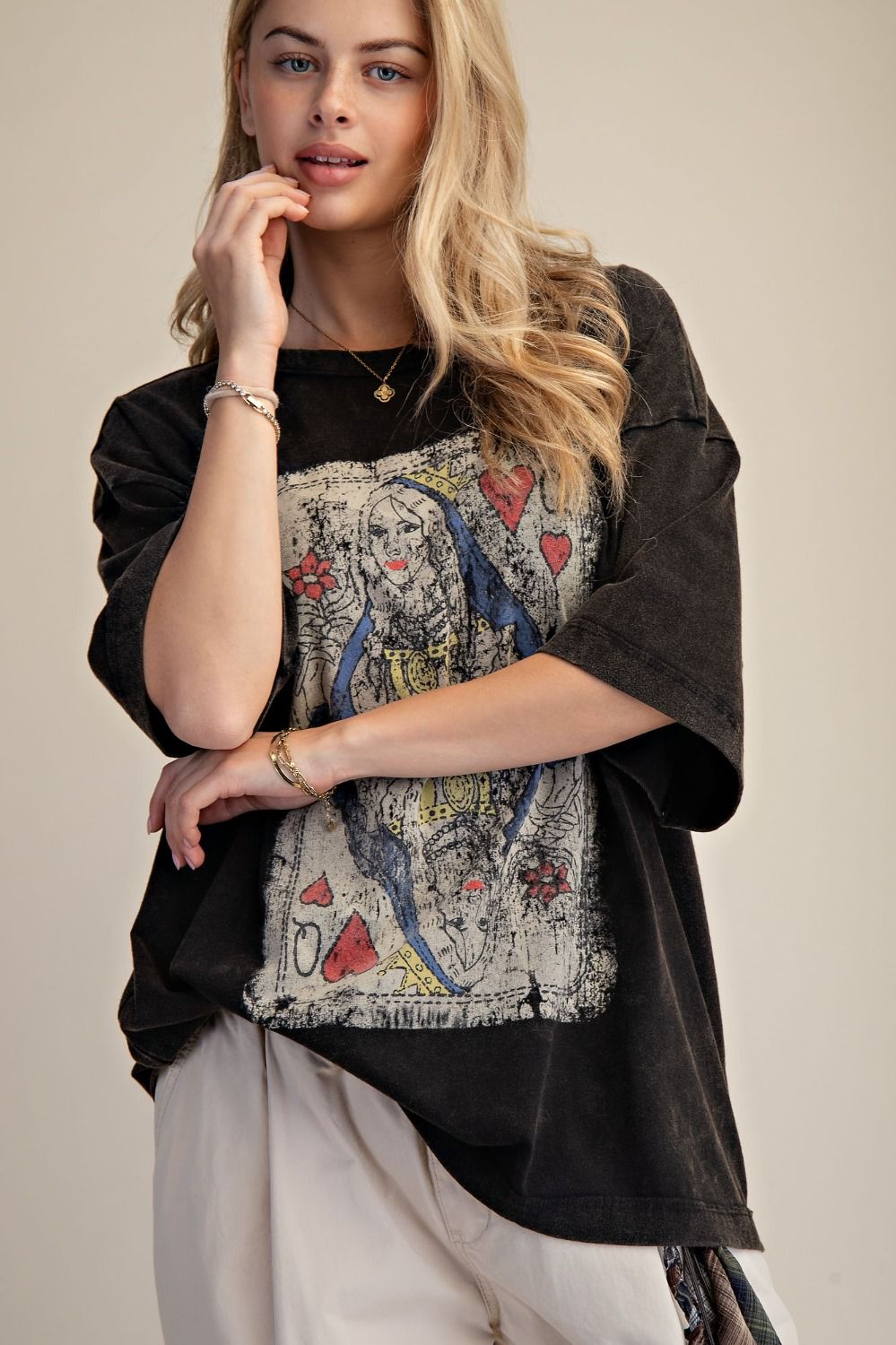 Queen of Hearts Graphic Tee-Graphic Tees-Easel-Stuffology - Where Vintage Meets Modern, A Boutique for Real Women in Crosbyton, TX