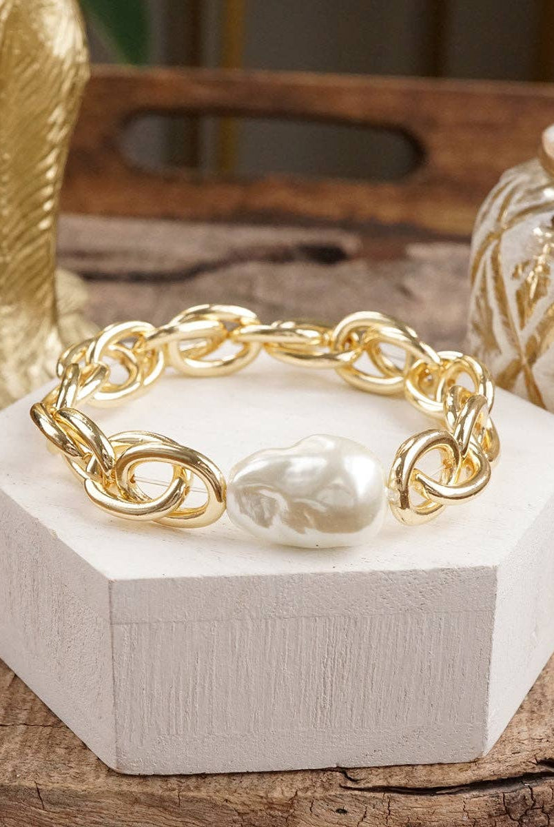 Modern Muse – Chunky Stretch Bracelet with Sculpted Pearl Bead-Bracelets-PennyLine inc-Stuffology - Where Vintage Meets Modern, A Boutique for Real Women in Crosbyton, TX