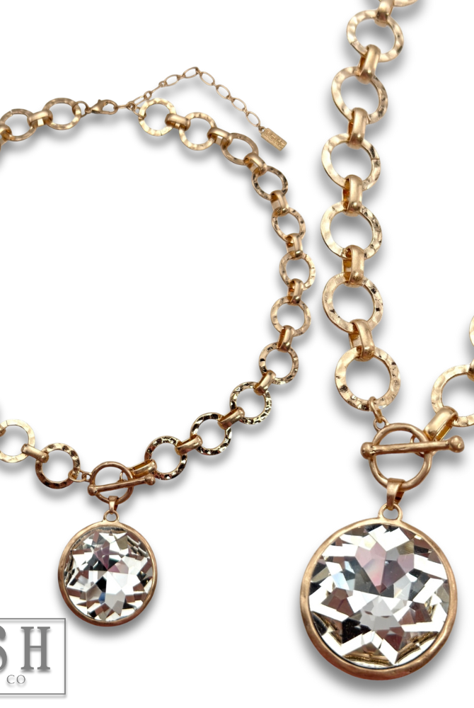 Chunky chain and round pendant necklace-Pink Panache Brands-Stuffology - Where Vintage Meets Modern, A Boutique for Real Women in Crosbyton, TX