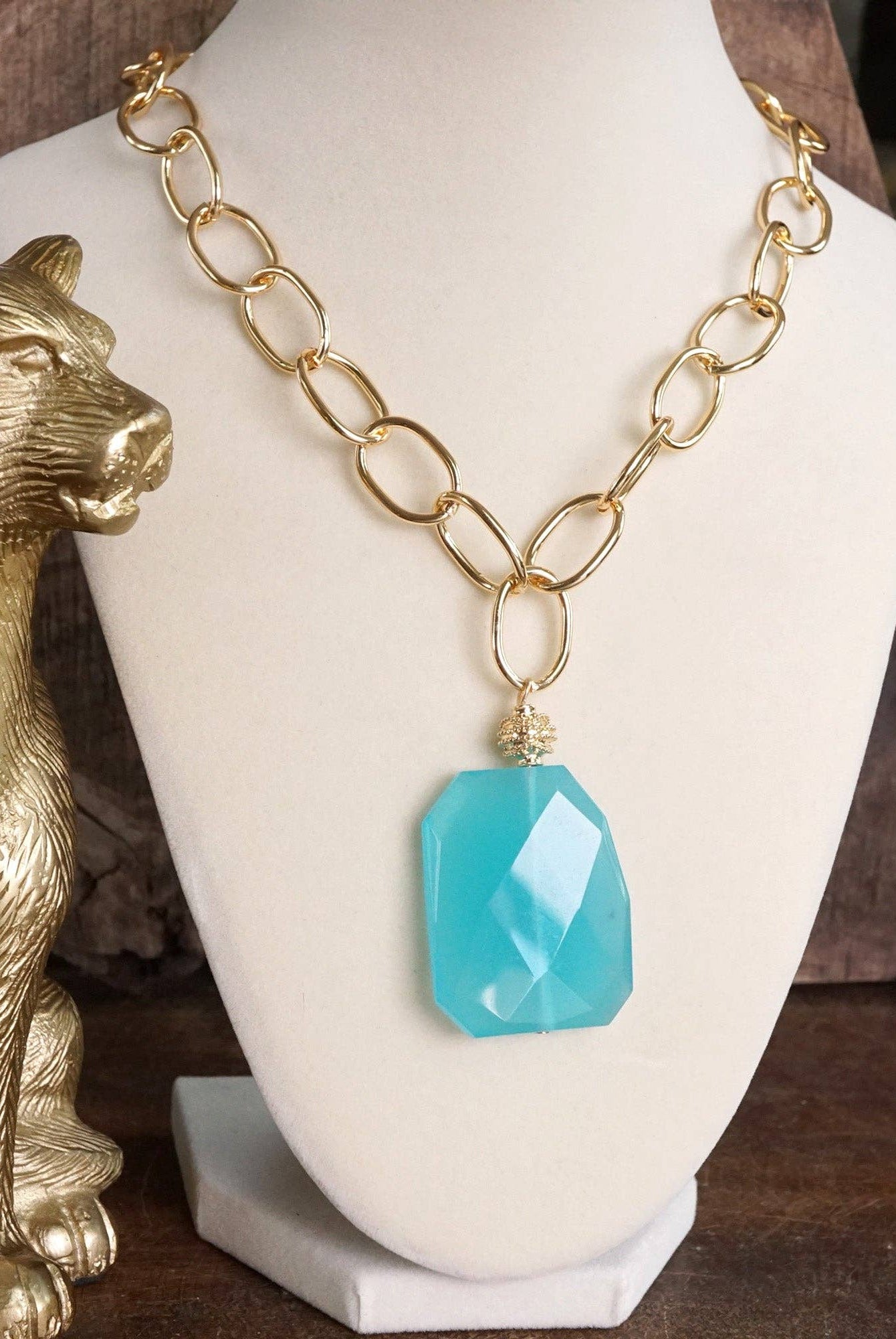 Statement Natural Stone Chain necklace-Necklaces-PennyLine inc-Stuffology - Where Vintage Meets Modern, A Boutique for Real Women in Crosbyton, TX