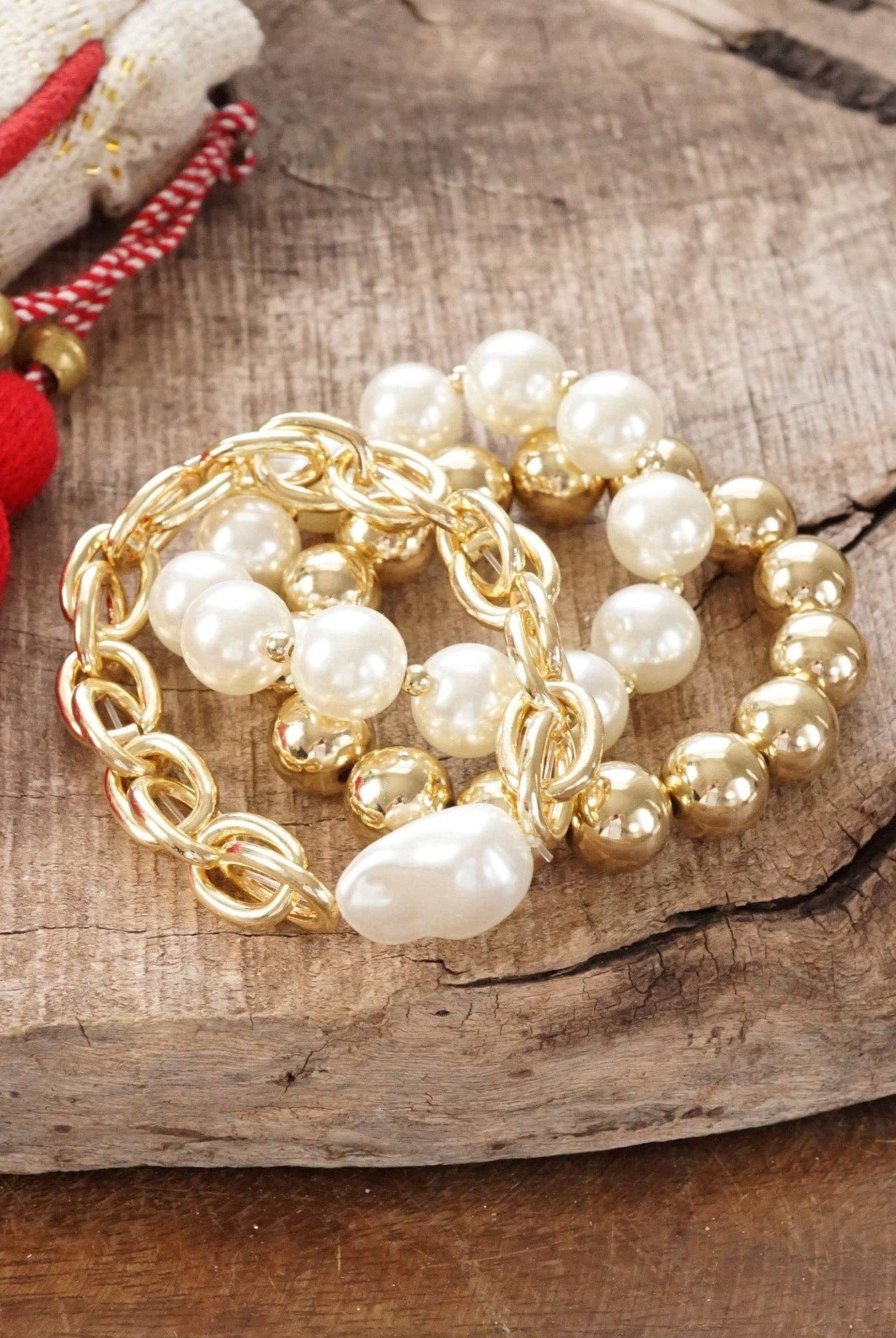 Chunky Chain and beads bracelet set pearlized and golden large ball beads-Bracelets-PennyLine inc-Stuffology - Where Vintage Meets Modern, A Boutique for Real Women in Crosbyton, TX