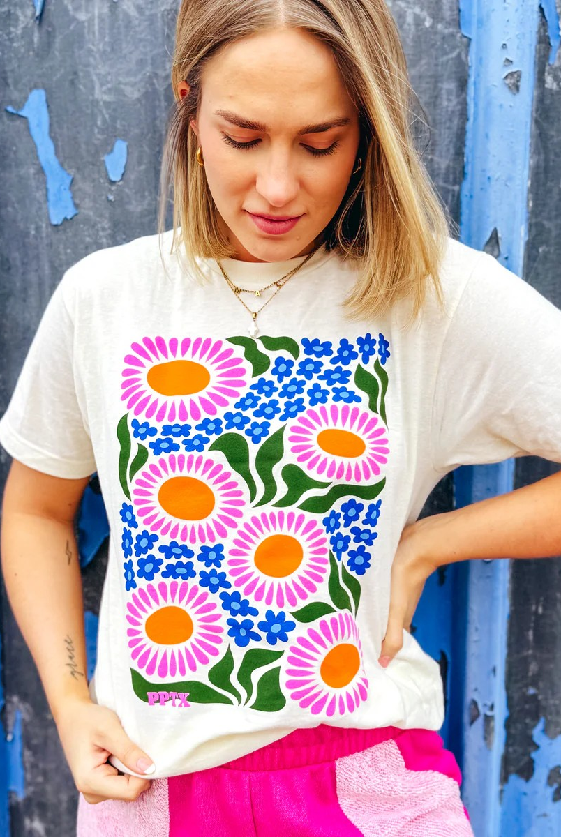 Bold Flower Graphic Tee-Graphic Tees-Stuffology Boutique -Stuffology - Where Vintage Meets Modern, A Boutique for Real Women in Crosbyton, TX