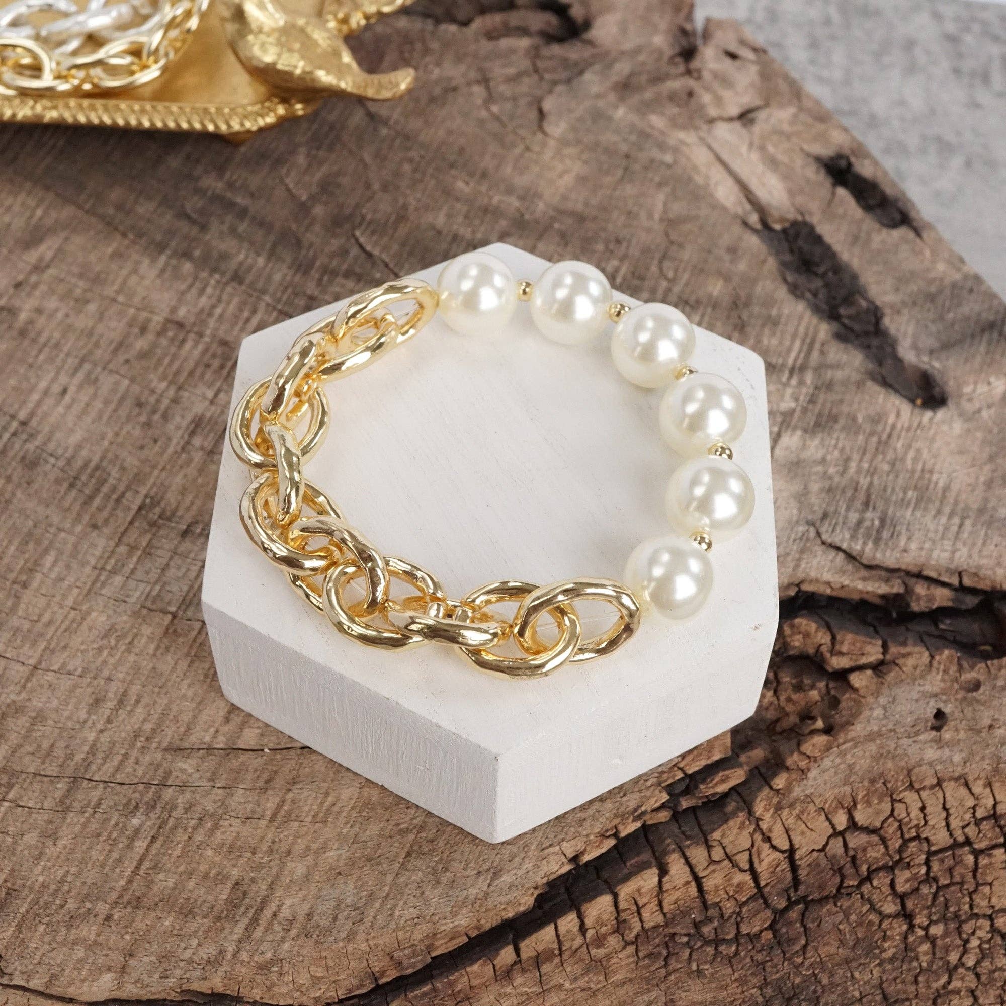Chunky Chain and pearls beads bracelet Gold tone-PennyLine inc-Stuffology - Where Vintage Meets Modern, A Boutique for Real Women in Crosbyton, TX