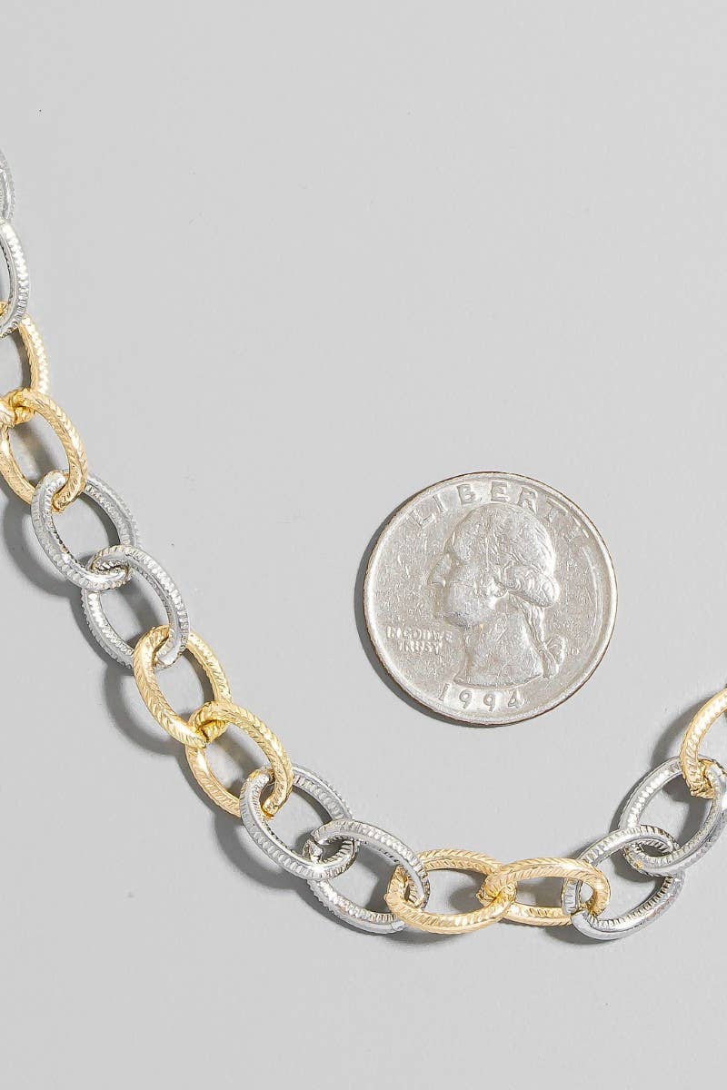 Textured Two Tone Oval Chain Link Necklace-The Looks by Fame Accessories-Stuffology - Where Vintage Meets Modern, A Boutique for Real Women in Crosbyton, TX