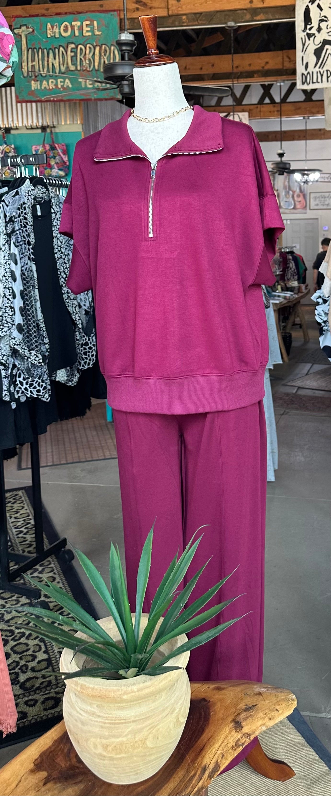 BUTTERY SOFT SWEATPANTS /STUFFOLOGY BOUTIQUE-Pants-Umgee-Stuffology - Where Vintage Meets Modern, A Boutique for Real Women in Crosbyton, TX