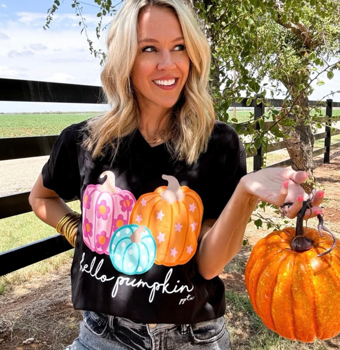 Hello Pumpkin Graphic Tee /Stuffology Boutique-Graphic Tees-Prickly Pear TX-Stuffology - Where Vintage Meets Modern, A Boutique for Real Women in Crosbyton, TX