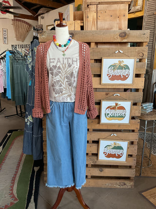 Faith Grows Wild Graphic Tee-Graphic Tees-Willow Poppy-Stuffology - Where Vintage Meets Modern, A Boutique for Real Women in Crosbyton, TX