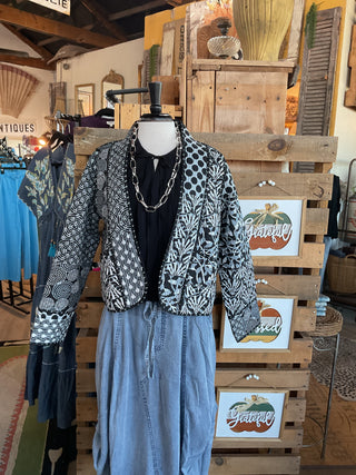 Lightweight Contrast Trim Quilted Kimono Jacket-Kimono-Pol Clothing-Stuffology - Where Vintage Meets Modern, A Boutique for Real Women in Crosbyton, TX