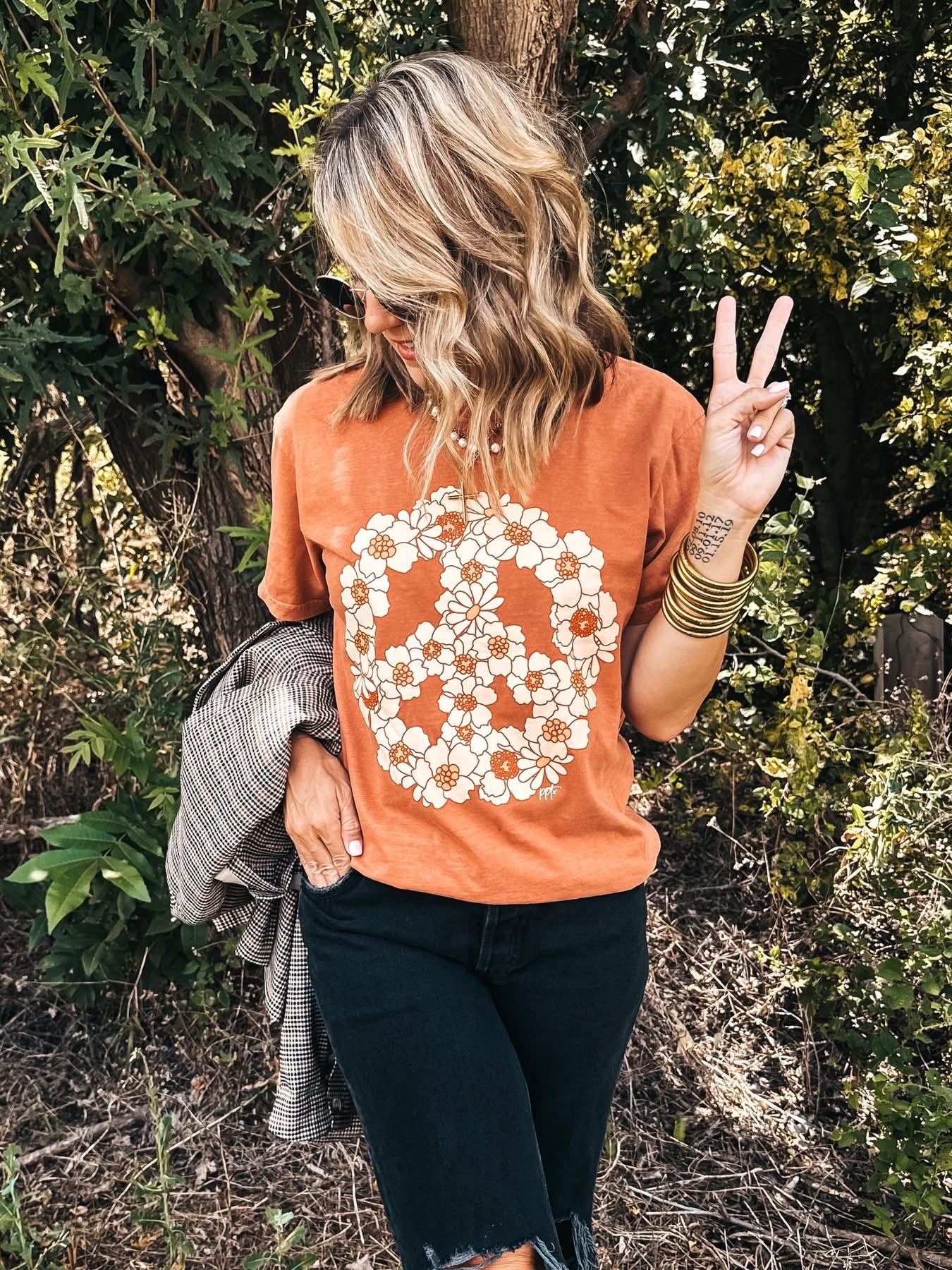 Retro Peace Floral Graphic Tee-Stuffology Boutique -Stuffology - Where Vintage Meets Modern, A Boutique for Real Women in Crosbyton, TX