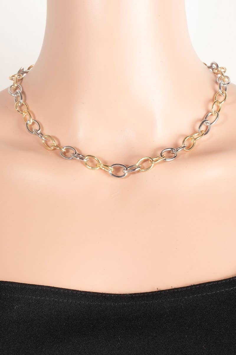 Textured Two Tone Oval Chain Link Necklace-The Looks by Fame Accessories-Stuffology - Where Vintage Meets Modern, A Boutique for Real Women in Crosbyton, TX