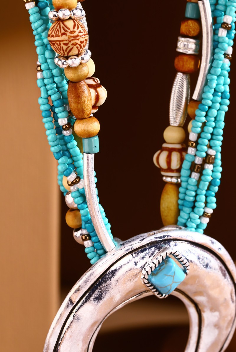 BEADED NAVAJO NECKLACE WITH CRESCENT MOON PENDANT / STUFFOLOGY BOUTIQUE-Necklaces-Urbanista-Stuffology - Where Vintage Meets Modern, A Boutique for Real Women in Crosbyton, TX